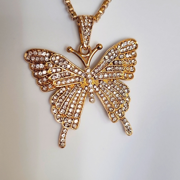 OTL Boho Butterfly Pendant Necklace Rhinestones Goldtone Chain 21" NEW - Picture 5 of 12